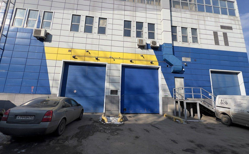 Сдам 409м² у входа в ТЦ фото