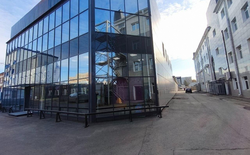 Сдам торговое помещение, 840 м² фото