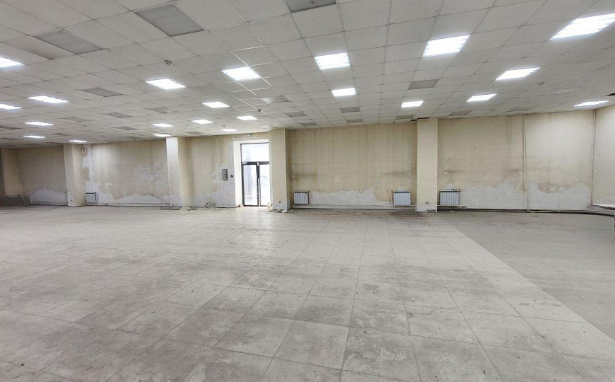 Сдам торговое помещение, 840 м² фото