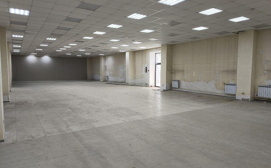 Сдам торговое помещение, 840 м² фото