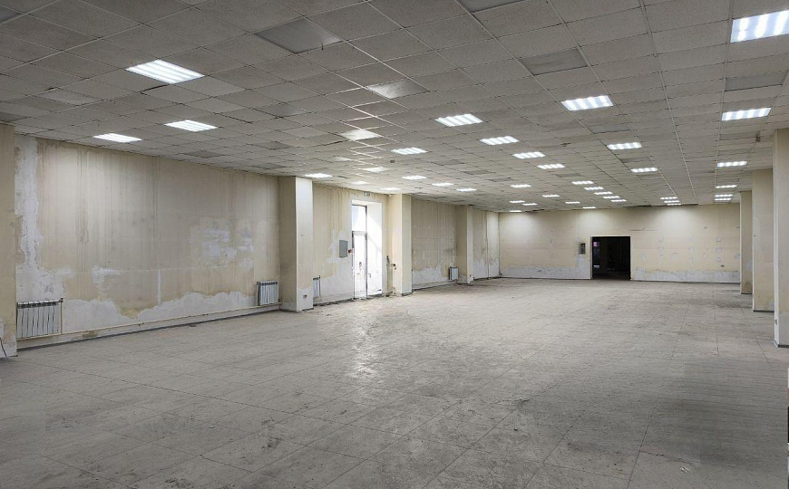 Сдам торговое помещение, 840 м² фото