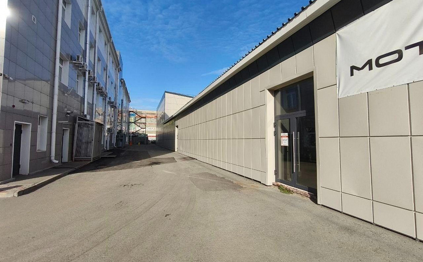 Сдам торговое помещение, 840 м² фото