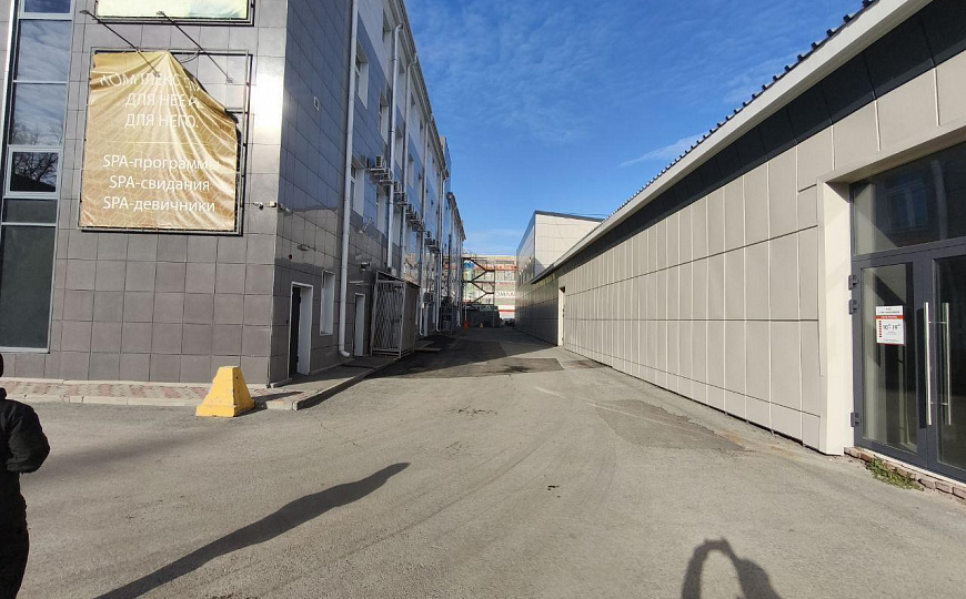 Сдам торговое помещение, 840 м² фото