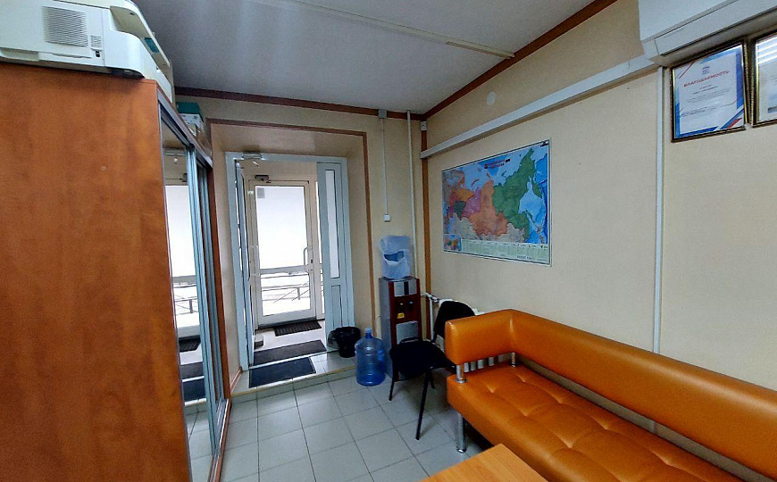 Помещение на 1 линии, торгово-офисное! фото