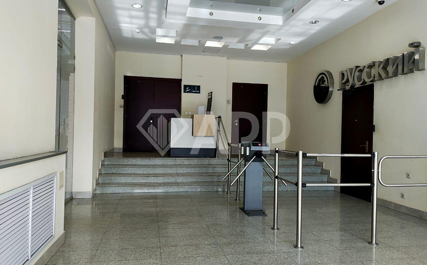 Продаётся 1350м² в самом центре города фото