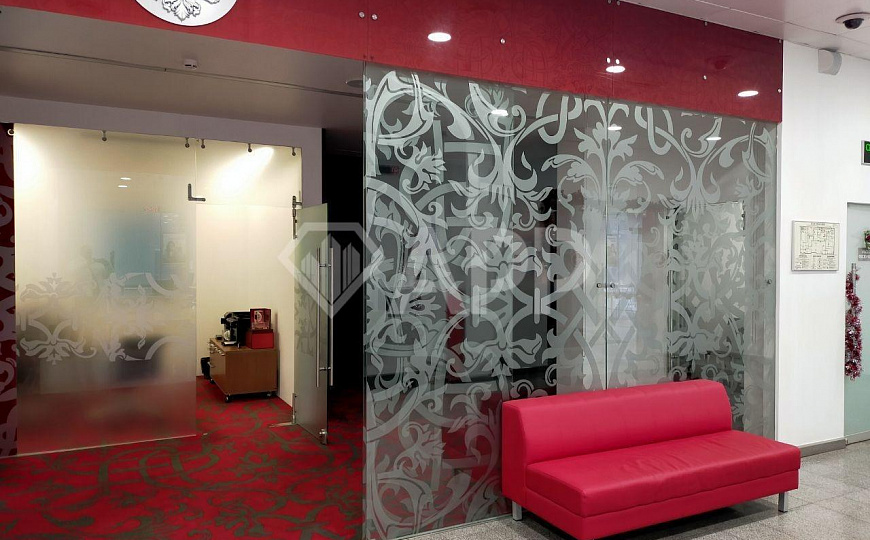 Продаётся 1350м² в самом центре города фото