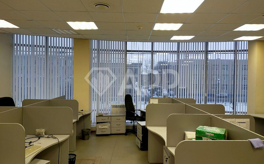 Продаётся 1350м² в самом центре города фото