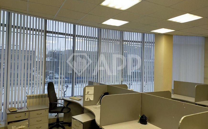 Продаётся 1350м² в самом центре города фото