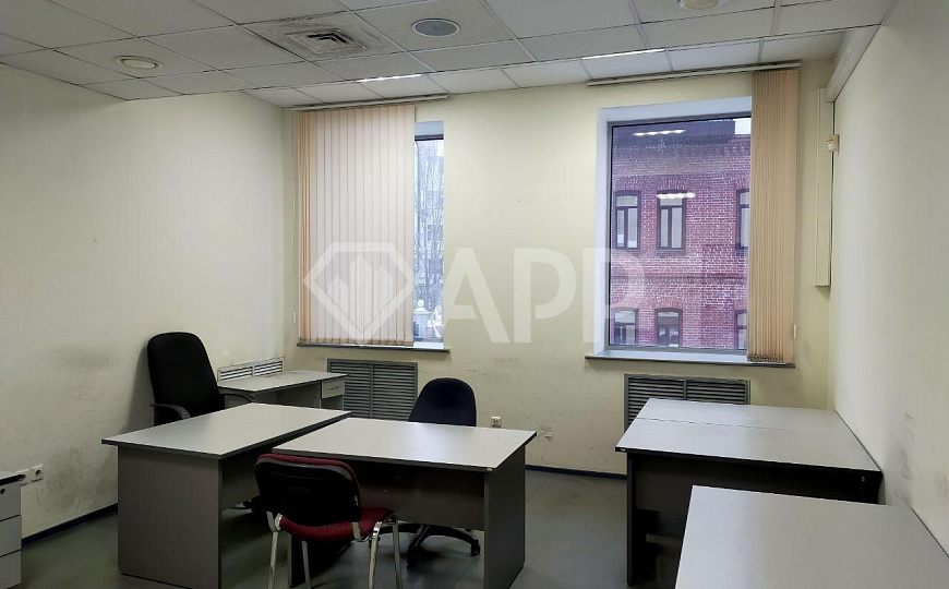 Продаётся 1350м² в самом центре города фото