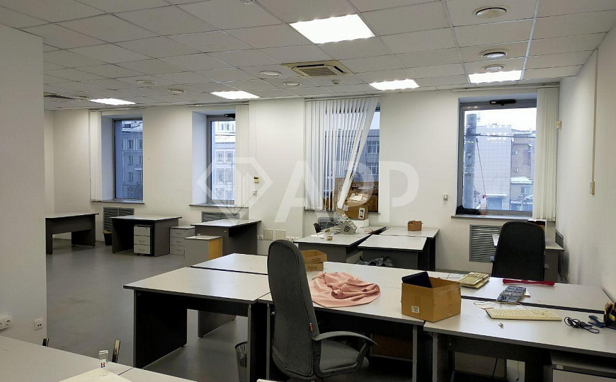 Продаётся 1350м² в самом центре города фото