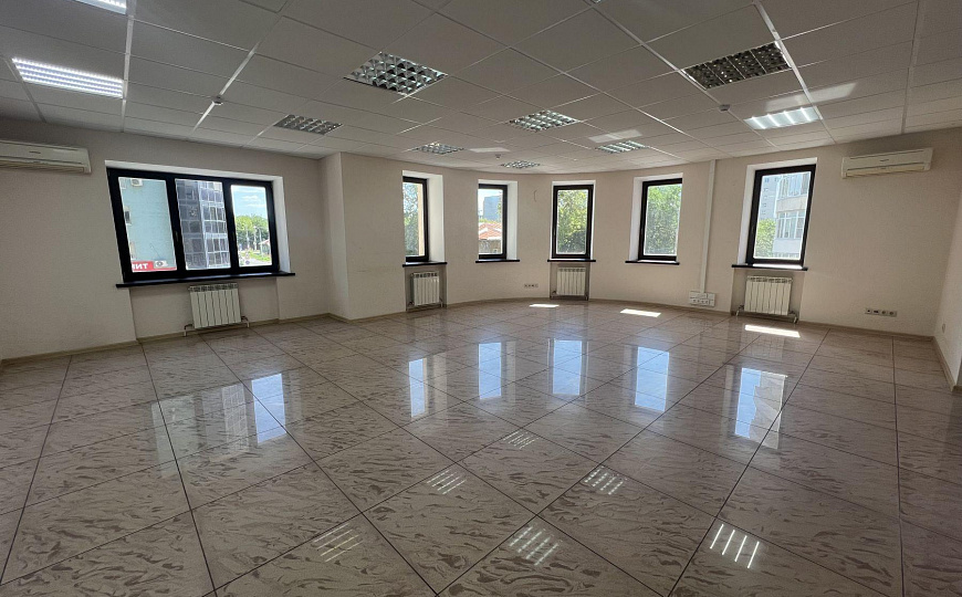 220,5 м² в центре города под офис, салон красоты, спортивную студию, медцентр   фото