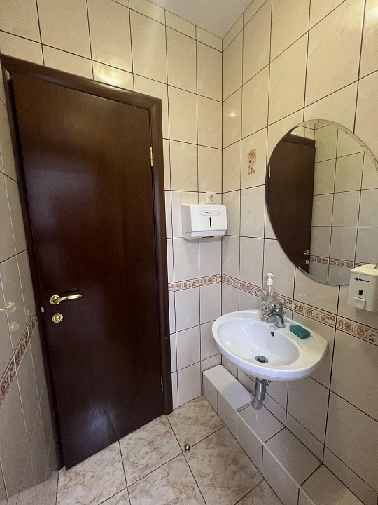 220,5 м² в центре города под офис, салон красоты, спортивную студию, медцентр   фото