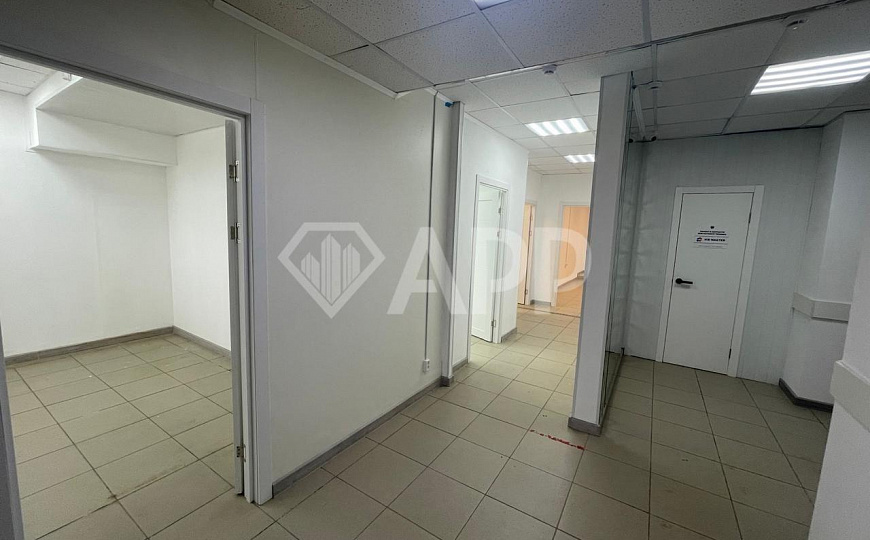 Кабинеты на 1-й линии. фото