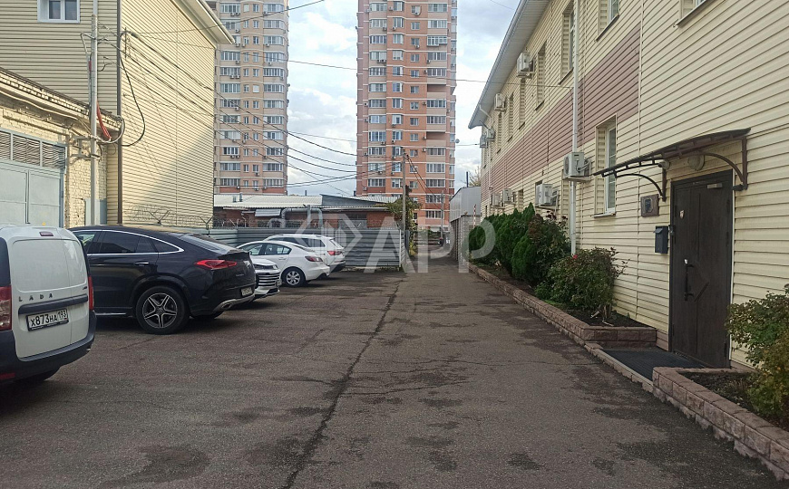 Продам отдельно стоящее здание, 606 м² фото