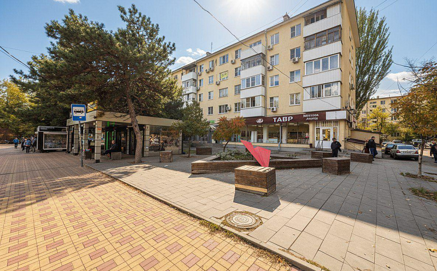 Бьюти/Салон красоты / Офис/ Проходное место фото