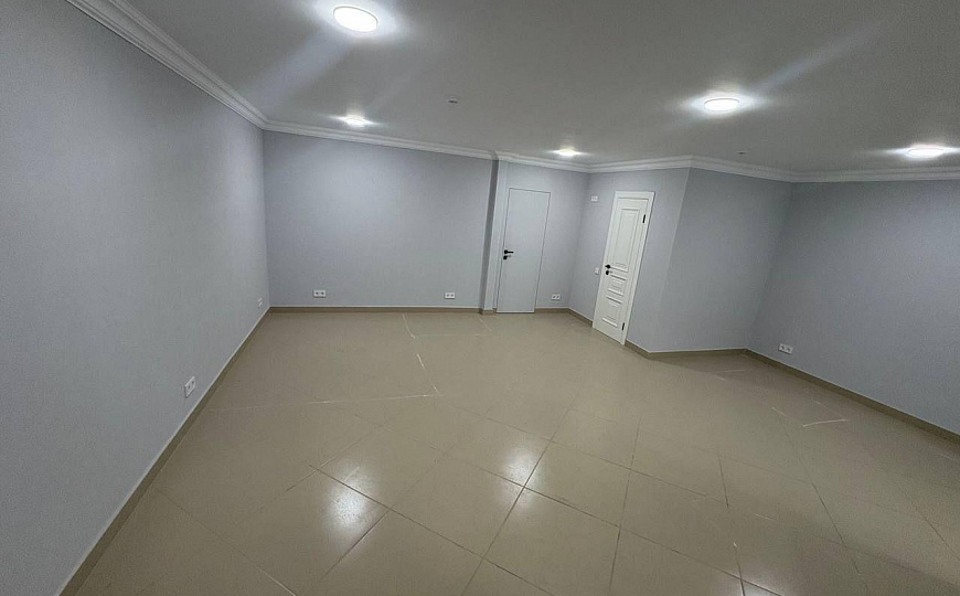 Бьюти/Салон красоты / Офис/ Проходное место фото