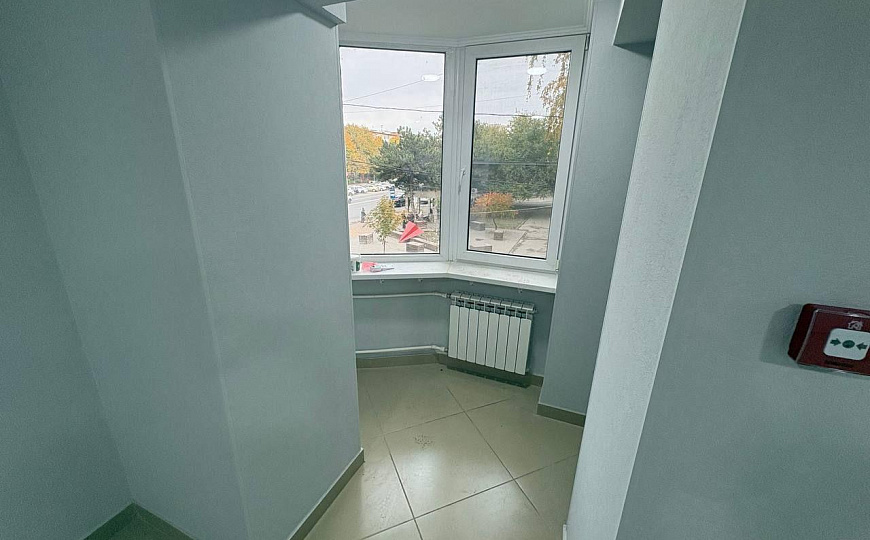 Бьюти/Салон красоты / Офис/ Проходное место фото