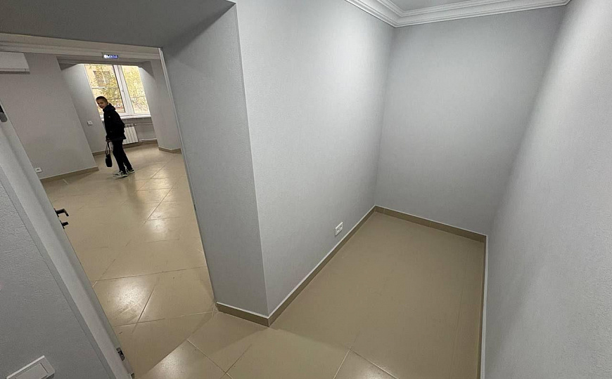 Бьюти/Салон красоты / Офис/ Проходное место фото