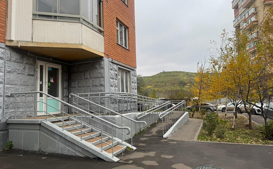 Сдам помещение, 76 м² с отдельным входом  фото