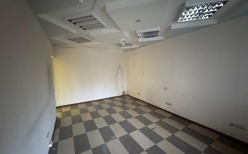 Сдам помещение, 76 м² с отдельным входом  фото