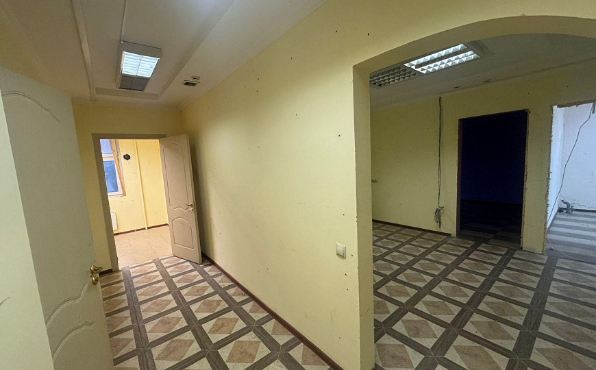 Сдам помещение, 76 м² с отдельным входом  фото