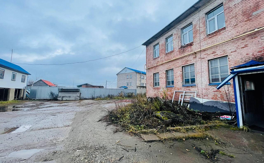 Сдам производственное здание на двух этажах с земельным участком фото