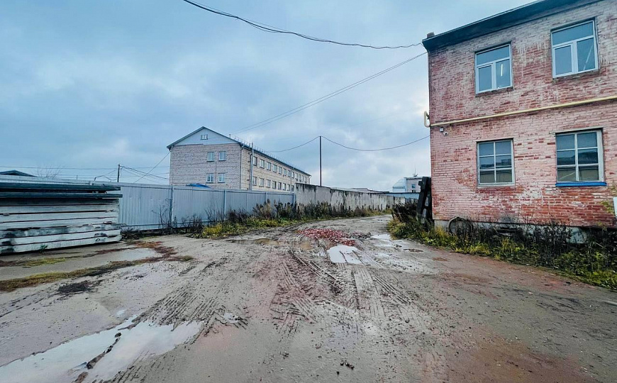 Сдам производственное здание на двух этажах с земельным участком фото