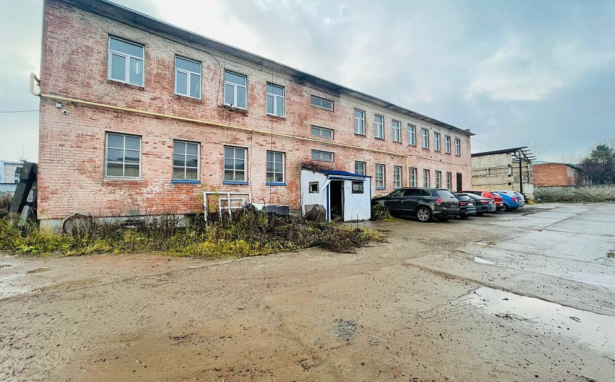 Сдам производственное здание на двух этажах с земельным участком фото