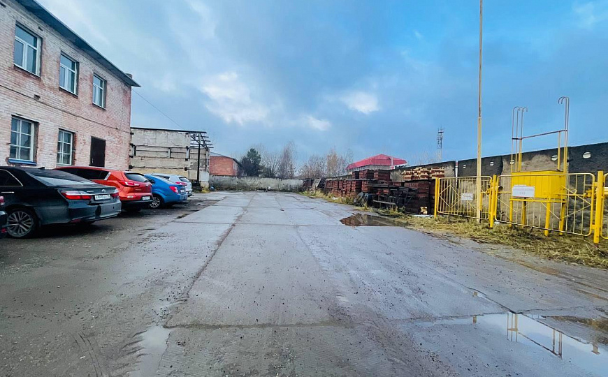 Сдам производственное здание на двух этажах с земельным участком фото