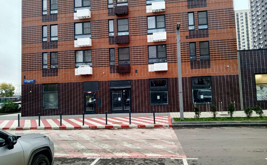 Помещение в аренду на первом этаже фото