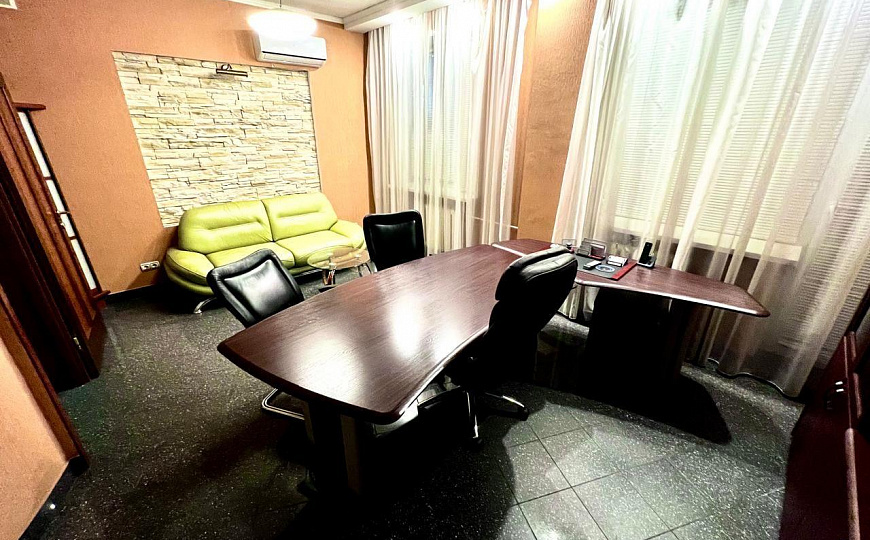 Офисное помещение в историческом центре города фото
