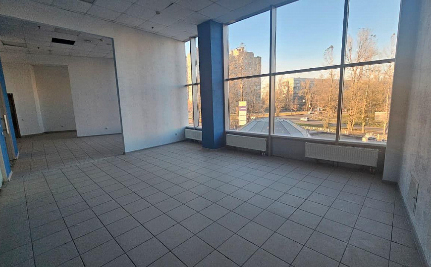 Сдам торговые помещения, от 14,8 - 70 м² фото