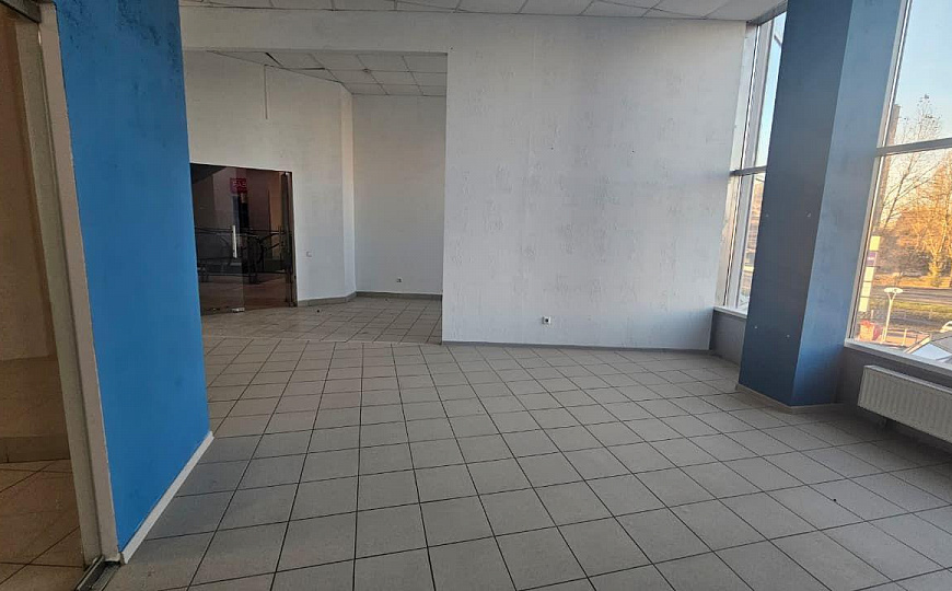 Сдам торговые помещения, от 14,8 - 70 м² фото