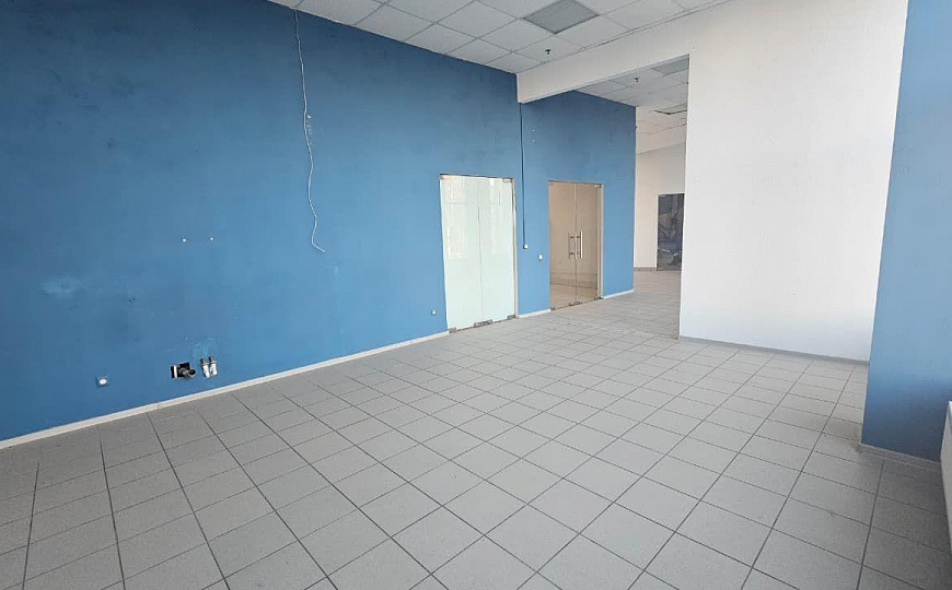 Сдам торговые помещения, от 14,8 - 70 м² фото