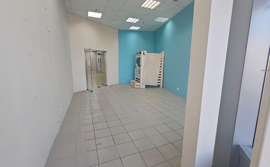 Сдам торговые помещения, от 14,8 - 70 м² фото