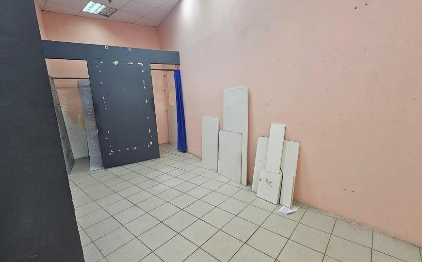 Сдам торговые помещения, от 14,8 - 70 м² фото