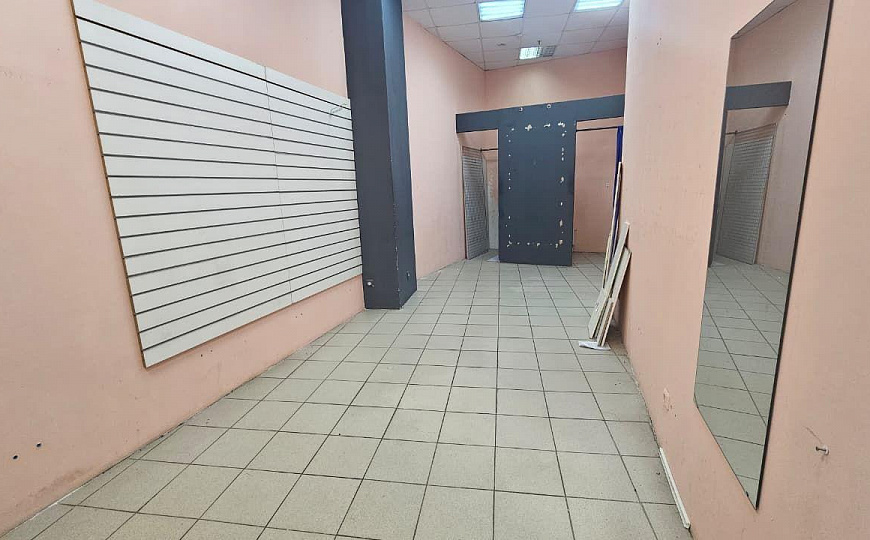 Сдам торговые помещения, от 14,8 - 70 м² фото