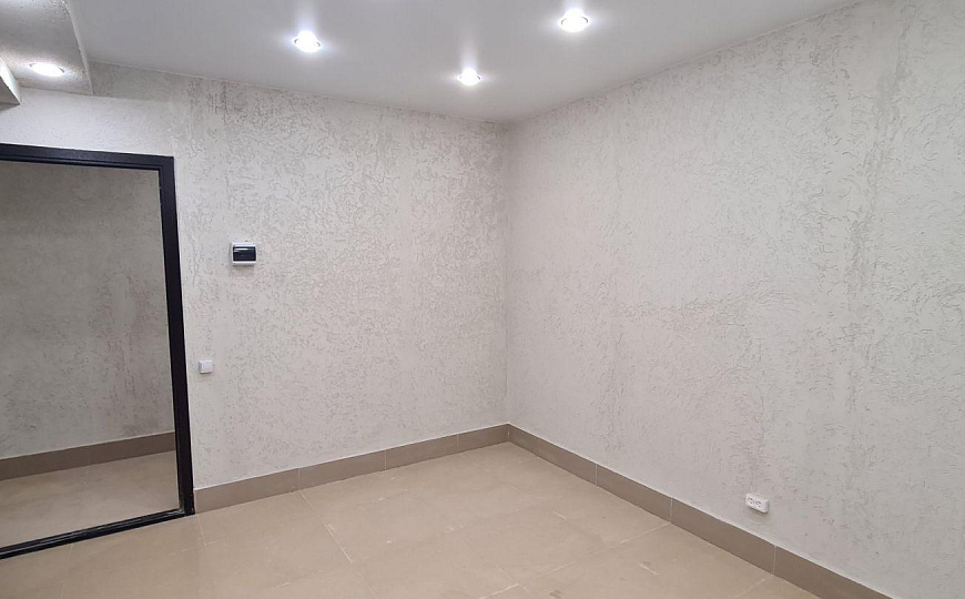 Сдам помещение в цоколе жилого дома с окнами, 14 м² фото