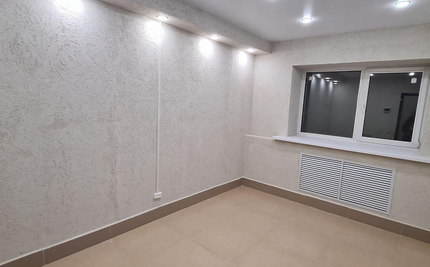 Сдам помещение в цоколе жилого дома с окнами, 14 м² фото