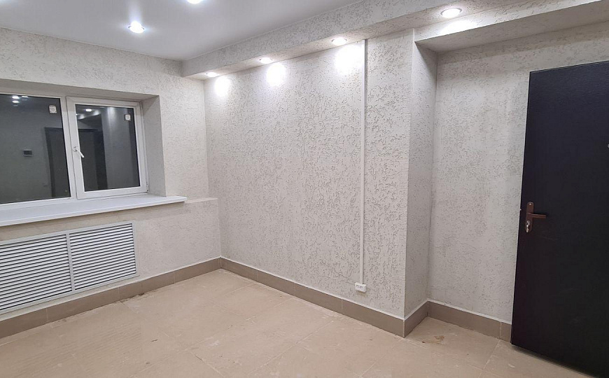 Сдам помещение в цоколе жилого дома с окнами, 14 м² фото