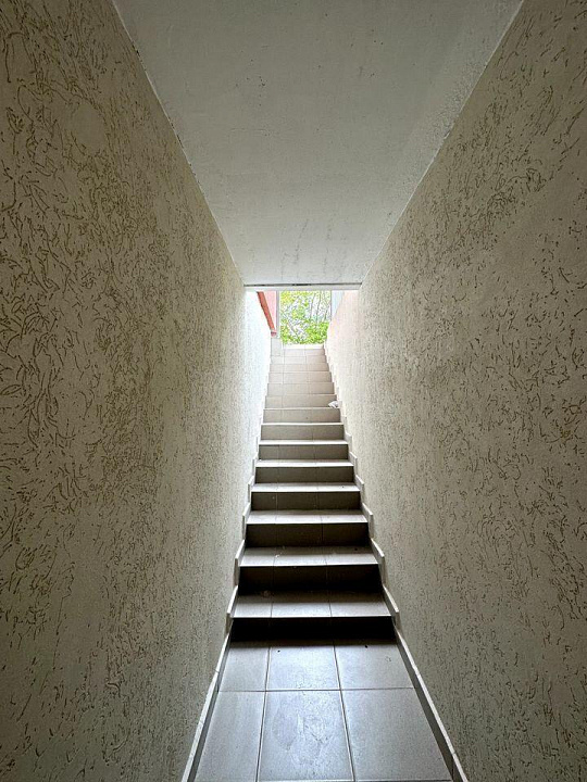 Сдам помещение в цоколе жилого дома с окнами, 14 м² фото