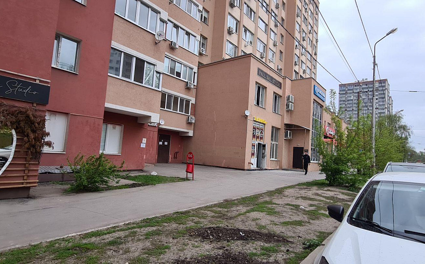 Сдам помещение в цоколе жилого дома с окнами, 14 м² фото