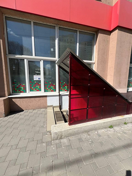 Сдам помещение в цоколе жилого дома с окнами, 14 м² фото