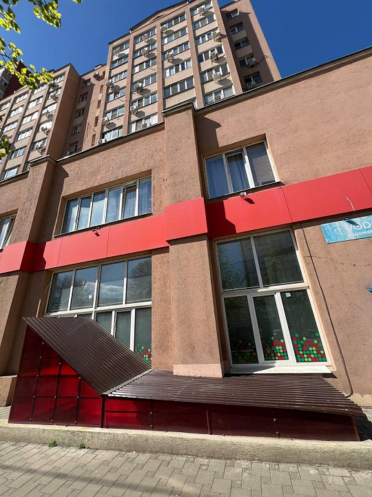 Сдам помещение в цоколе жилого дома с окнами, 14 м² фото