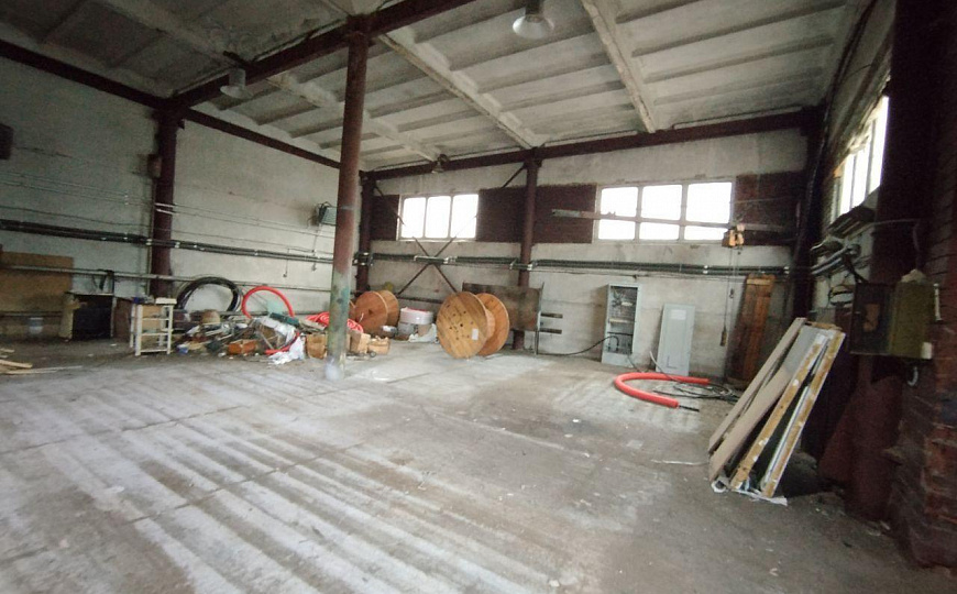 Продается 0,5 га промка с боксом 440 кв.м фото