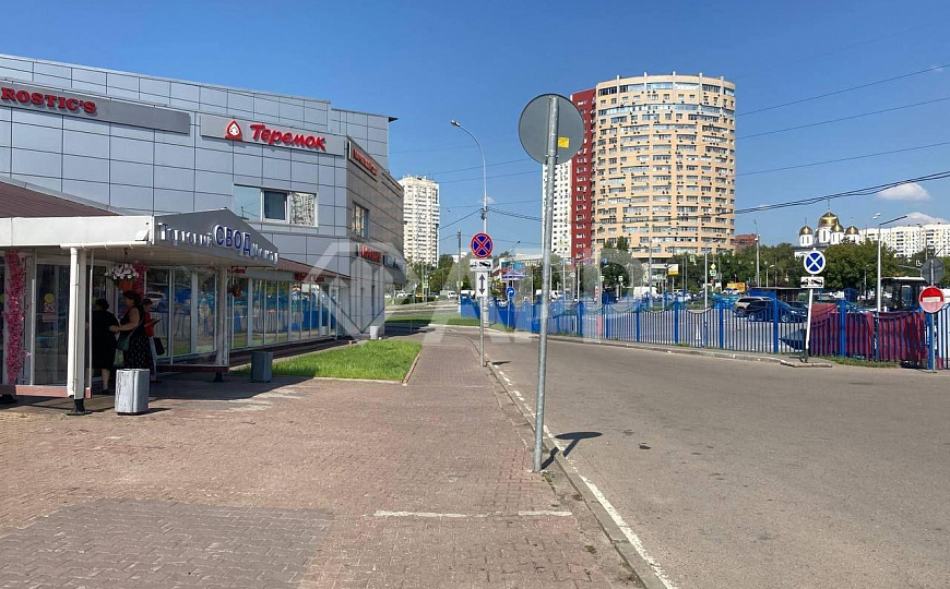 Престижное место для успешного бизнеса фото