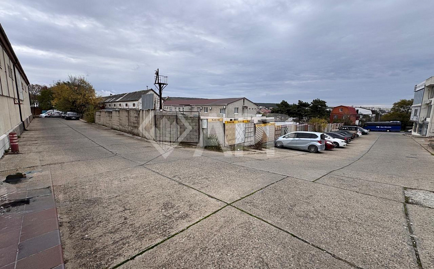 Продам торговое помещение, 990 м² фото