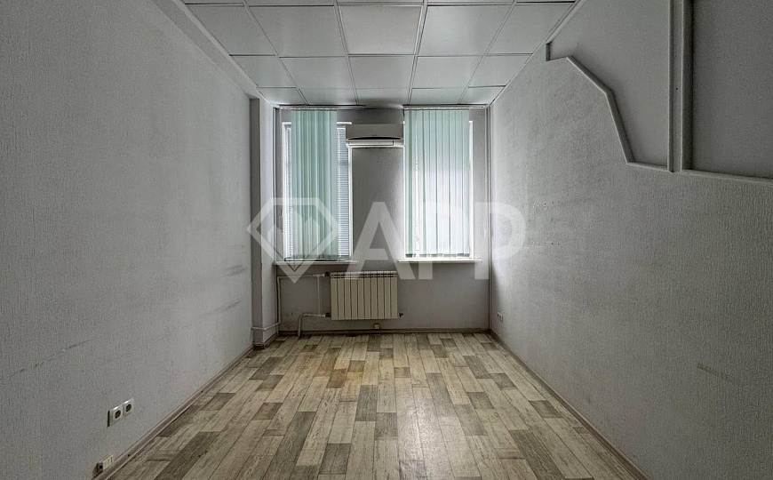 Офис с водой и санузлом/Парковка, 68 м2 фото