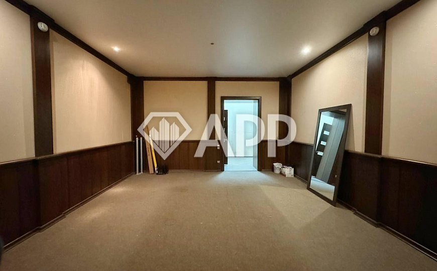 Свой вход и парковка. Офис с ремонтом 100 м2 фото