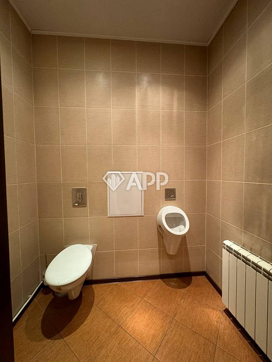 Свой вход и парковка. Офис с ремонтом 100 м2 фото